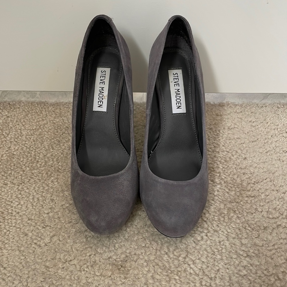 Steve Madden Grey Suede Remmedy Heel